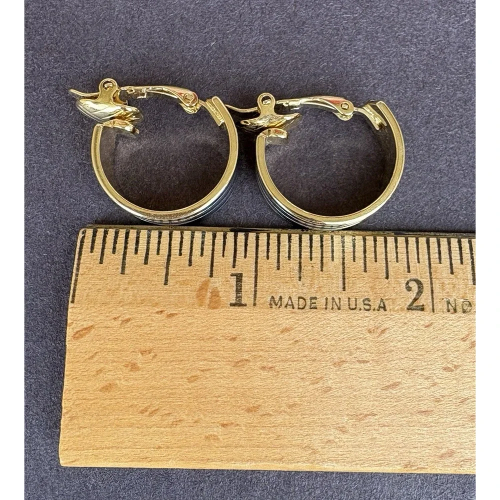 Vintage Trifari Navy‎ Blue & Gold Tone Stripes Hoop Clip on Earrings